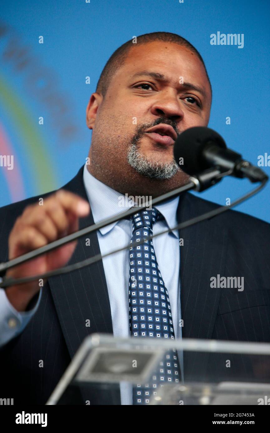 Harlem New York, États-Unis. 10 juillet 2021. Eric Adams, candidat démocrate de New York City, et Alvin Braggs, procureur général de Manhattan, candidat démocrate, ont rendu visite au révérend Al Sharpton, président et chef de la direction du réseau national d'action (NAN) le 10 juillet 2021 dans la section Harlem de New York. Crédit : Mpi43/Media Punch/Alamy Live News Banque D'Images