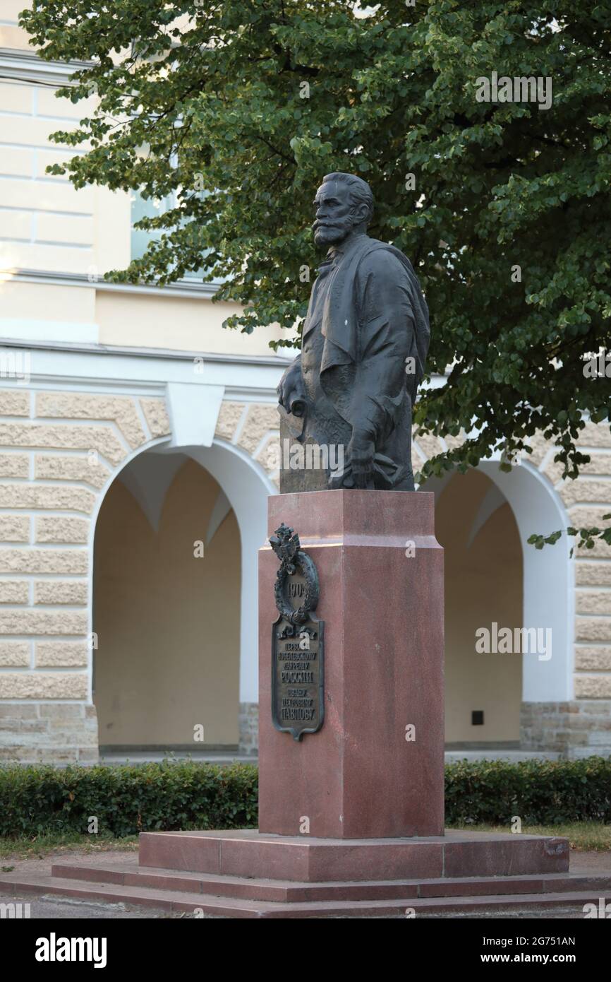 Monument à Ivan Pavlov, le premier prix Nobel russe, à Saint-Pétersbourg, en Russie. Le monument créé par Anatoly Dema en 2004 Banque D'Images