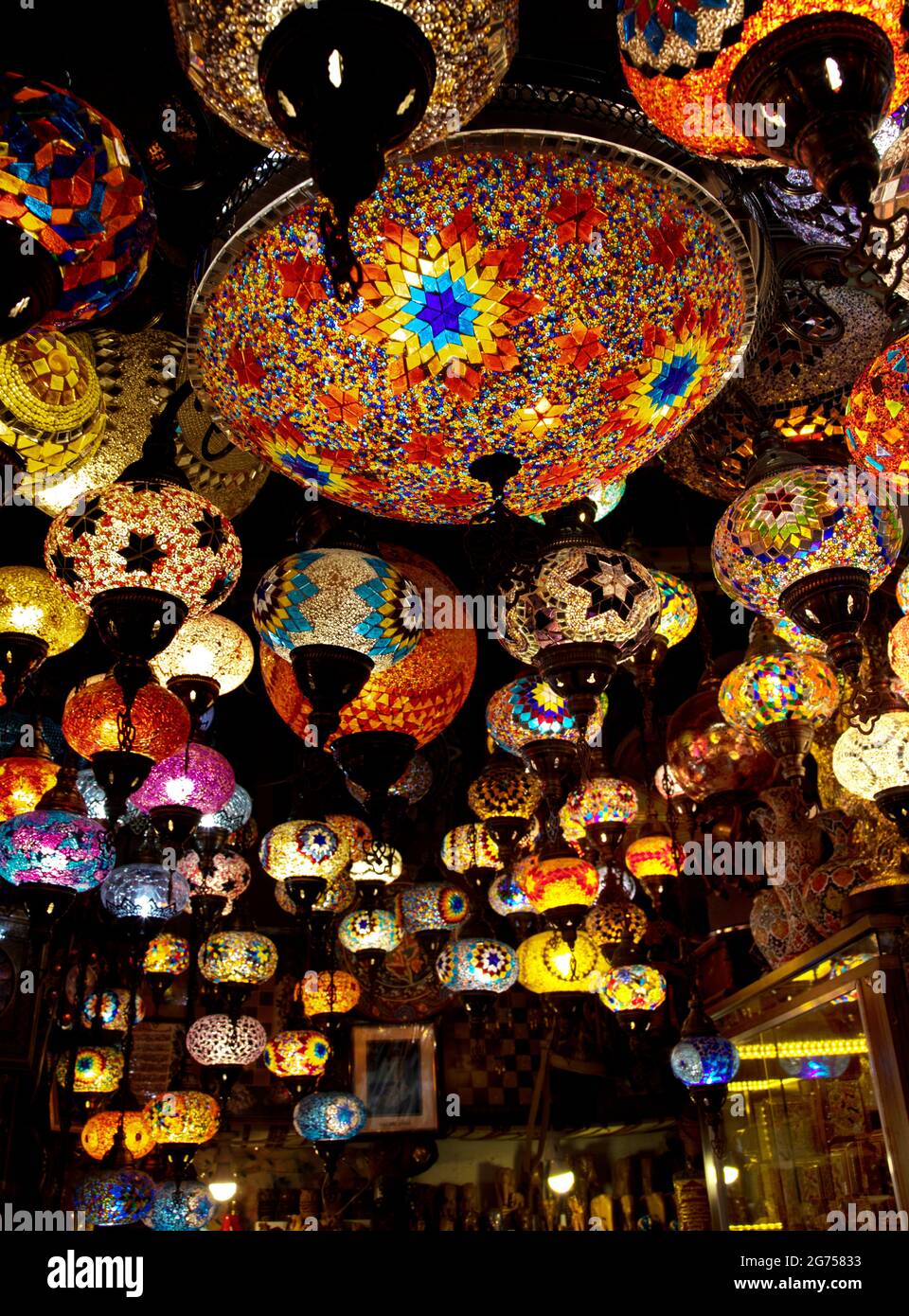 Lampe de mosquée arabe traditionnelle -QATAR Banque D'Images