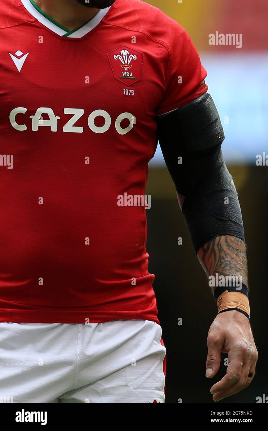 Un gros plan du maillot de rugby du pays de Galles avec le logo Cazoo  sponsorisé. Rugby international friendly , pays de Galles v Argentine,  série d'été au stade de la Principauté