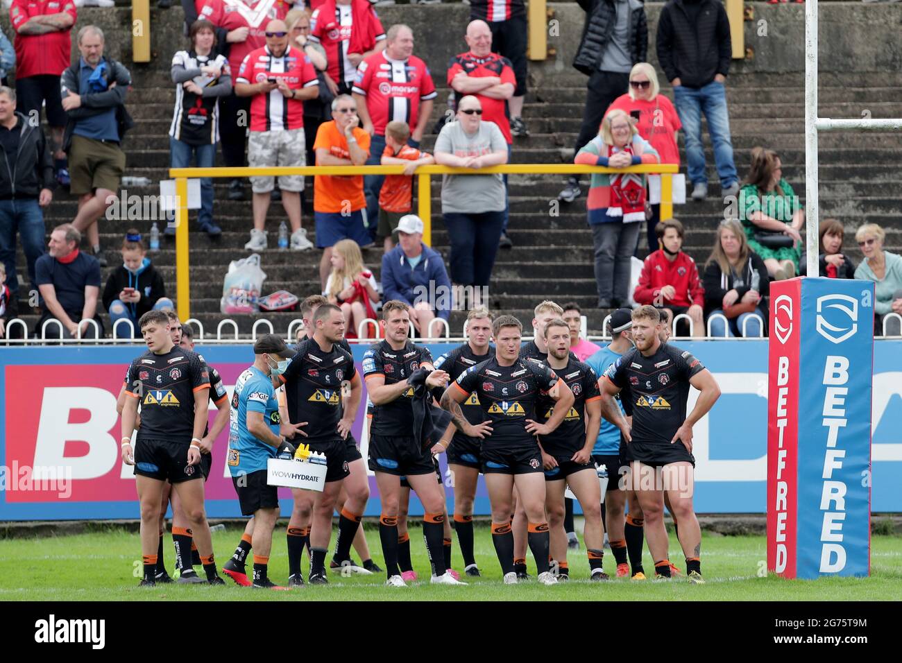 Les joueurs de Castleford Tigers réagissent pendant le match de la Super League de Betfred à la Jungle de mend-A-loose, Castleford. Date de la photo: Dimanche 11 juillet 2021. Voir l'histoire de PA RUGBYL Castleford. Le crédit photo devrait se lire comme suit : Richard Sellers/PA Wire. RESTRICTIONS : l'utilisation est soumise à des restrictions. Utilisation éditoriale uniquement, aucune utilisation commerciale sans le consentement préalable du détenteur des droits. Banque D'Images