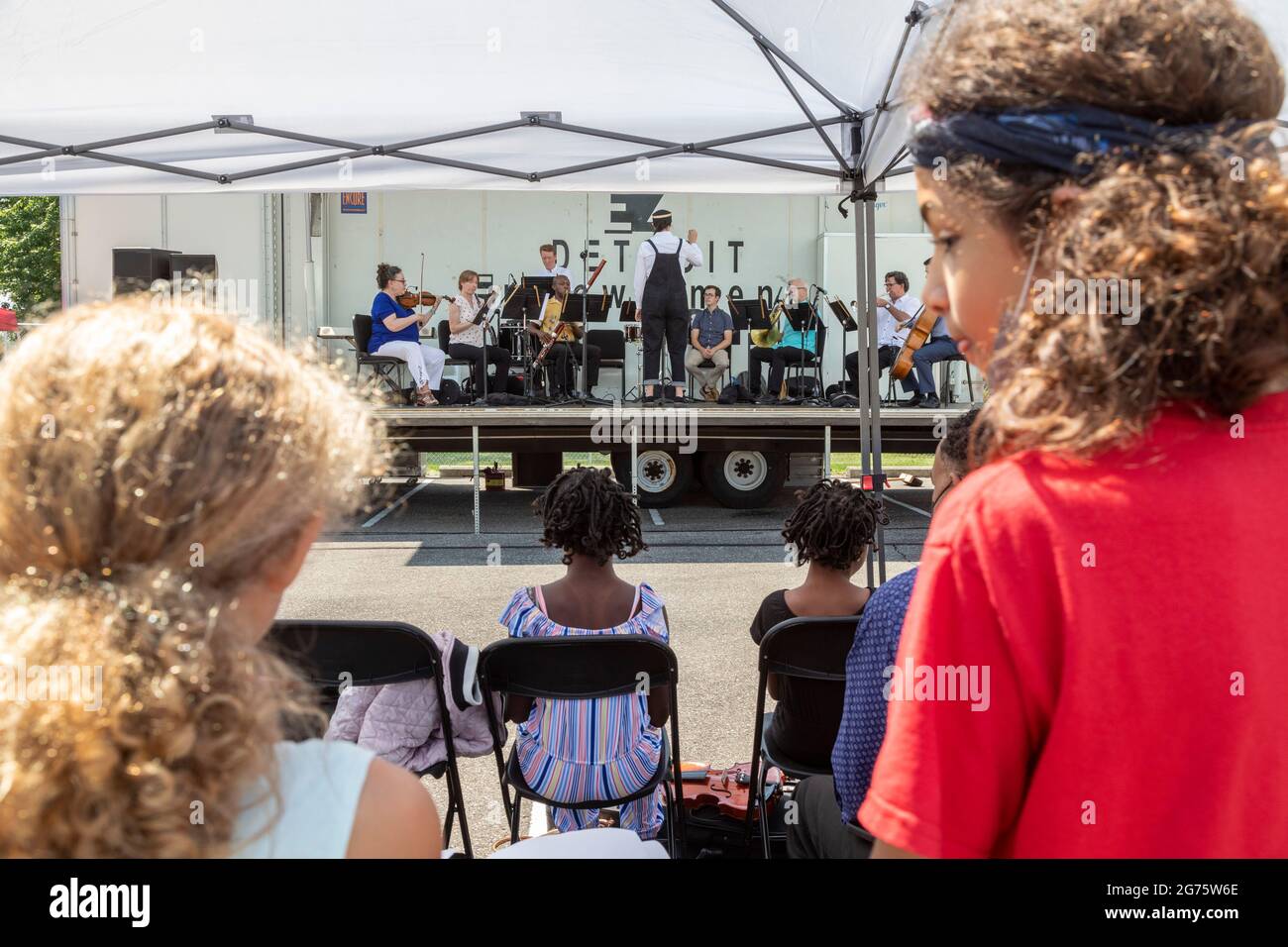 Detroit, Michigan - des membres de l'Orchestre symphonique de Detroit jouent à un festival communautaire d'arts et de musique. Banque D'Images