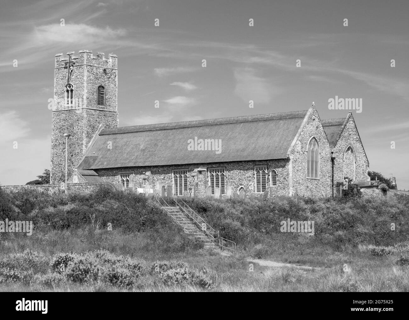 Image en noir et blanc de l'église des Saints et de St Margaret, Pakefield, Suffolk, Angleterre Banque D'Images
