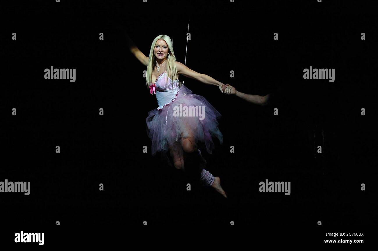 Caprice survolant au dernier jour du spectacle vêtements Live, NEC, Birmingham. 2006. Spectacle de vêtements Caprice Bourret. Caprice Bourret Banque D'Images