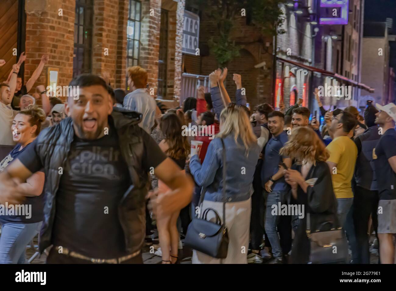 Liverpool, Royaume-Uni. 11 juillet 2021. Les fans de l'Angleterre se réunissent à concert Square, Liverpool. Pour regarder la finale de l'euro. Crédit : Indie snapshots/Alamy Live News Banque D'Images