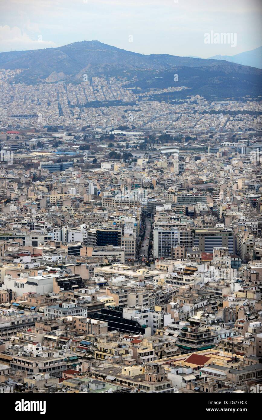 Vue sur la ville d'Athènes depuis le sommet de la colline du Lycabette. Banque D'Images