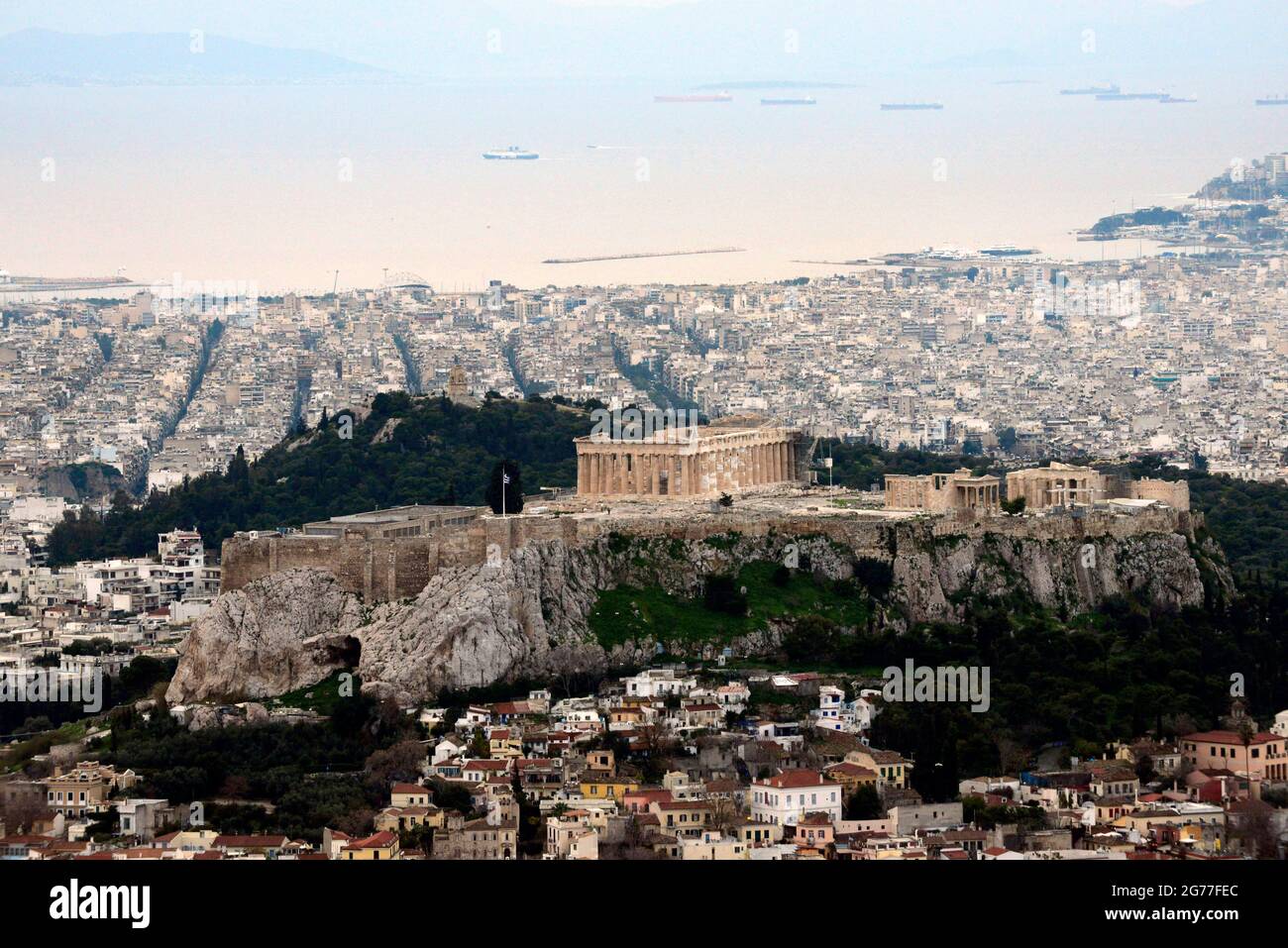 Vue sur la ville d'Athènes depuis le sommet de la colline du Lycabette. Banque D'Images