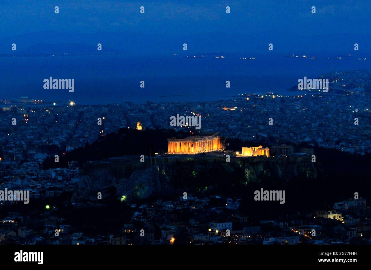 Vue sur la ville d'Athènes depuis le sommet de la colline du Lycabette. Banque D'Images