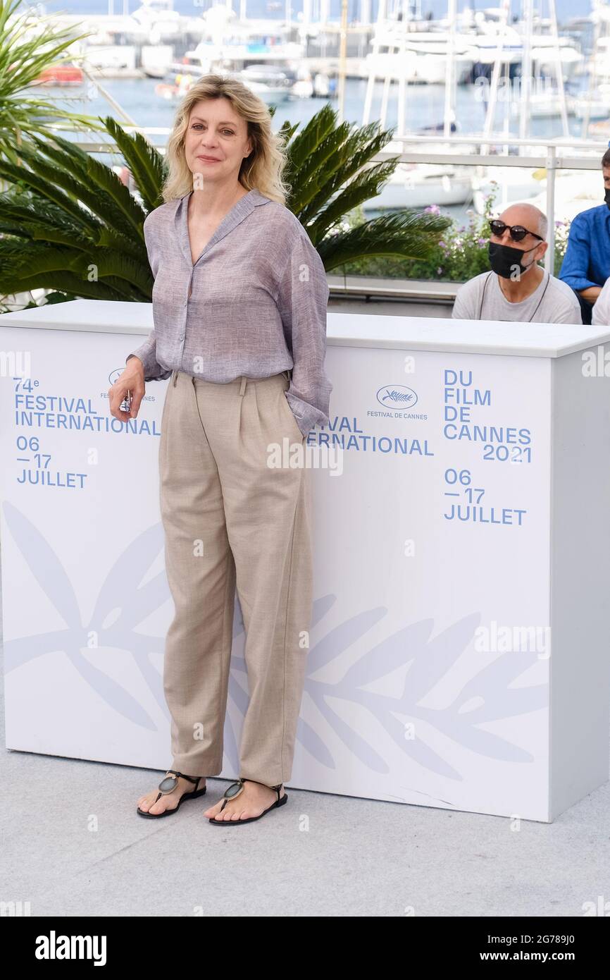 Palais des festivals, Cannes, France. 12 juillet 2021. Margherita Acheter pose au photocall « trois étages ». Photo par crédit : Julie Edwards/Alamy Live News Banque D'Images