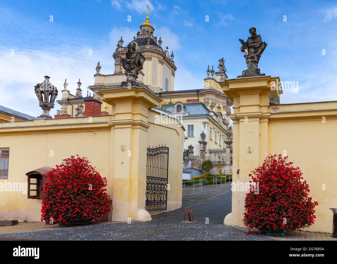 Vue sur la cathédrale Saint-Georges par beau temps. Lviv. Ukraine. Banque D'Images