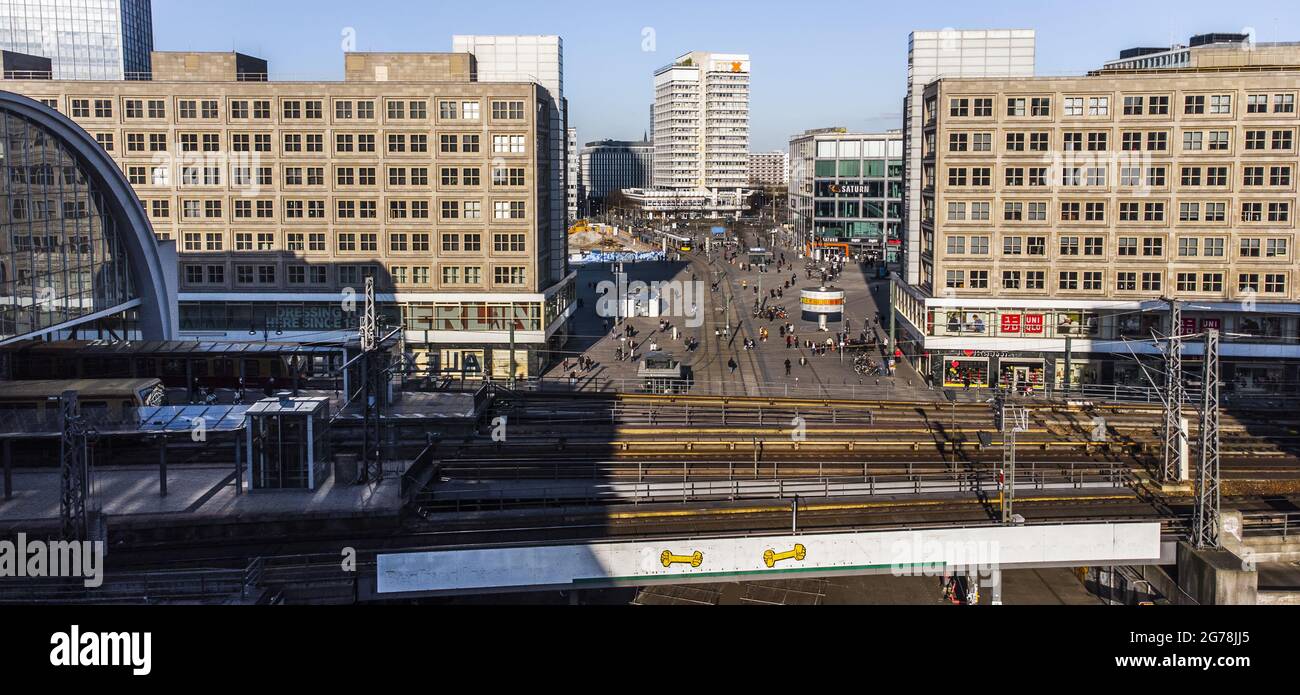 Célèbre place Alexanderplatz à Berlin - vue aérienne - photographie de voyage Banque D'Images