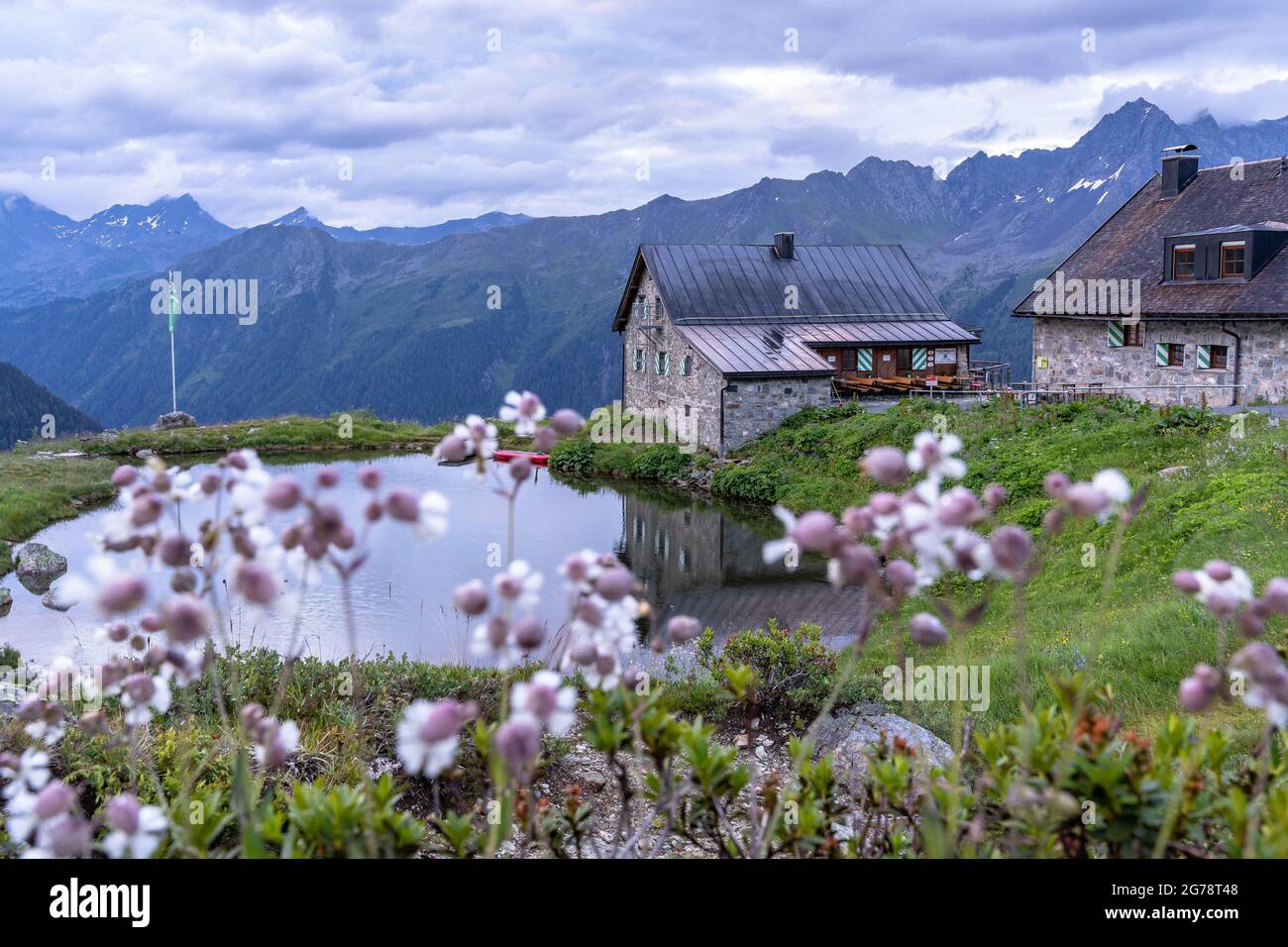 Europe, Autriche, Tyrol, Verwall, Paznaun, Galtür, Friedrichshafener Hütte, ambiance mystique matinale au Friedrichshafener Hütte à Verwall Banque D'Images