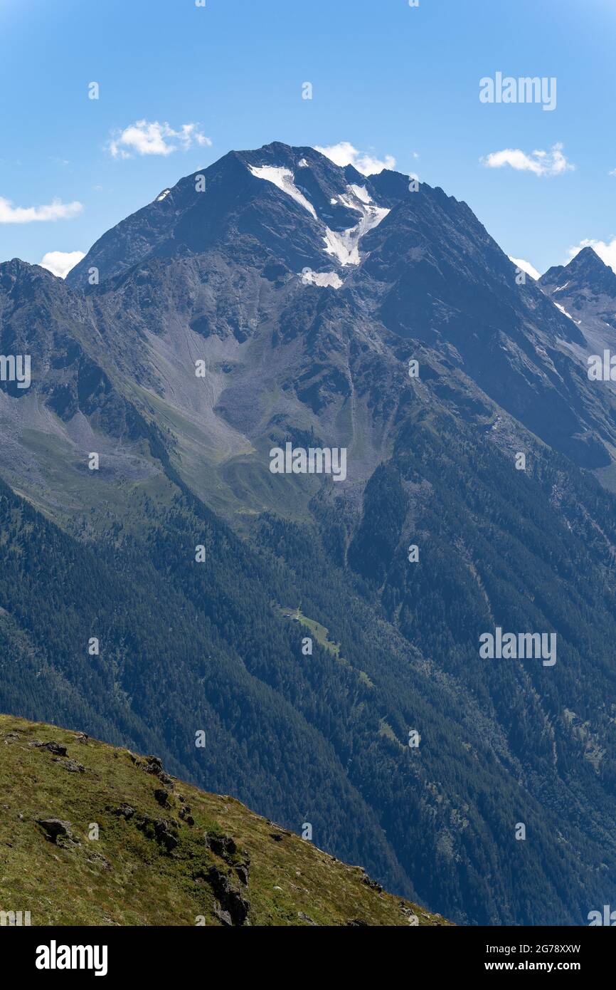 Europe, Autriche, Tyrol, Alpes de Stubai, vue de la cabane de Starkenburger au puissant Habicht Banque D'Images