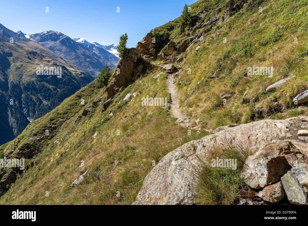 Europe, Autriche, Tyrol, Alpes de l'Ötztal, Ötztal, Panoramaweg à vent Banque D'Images