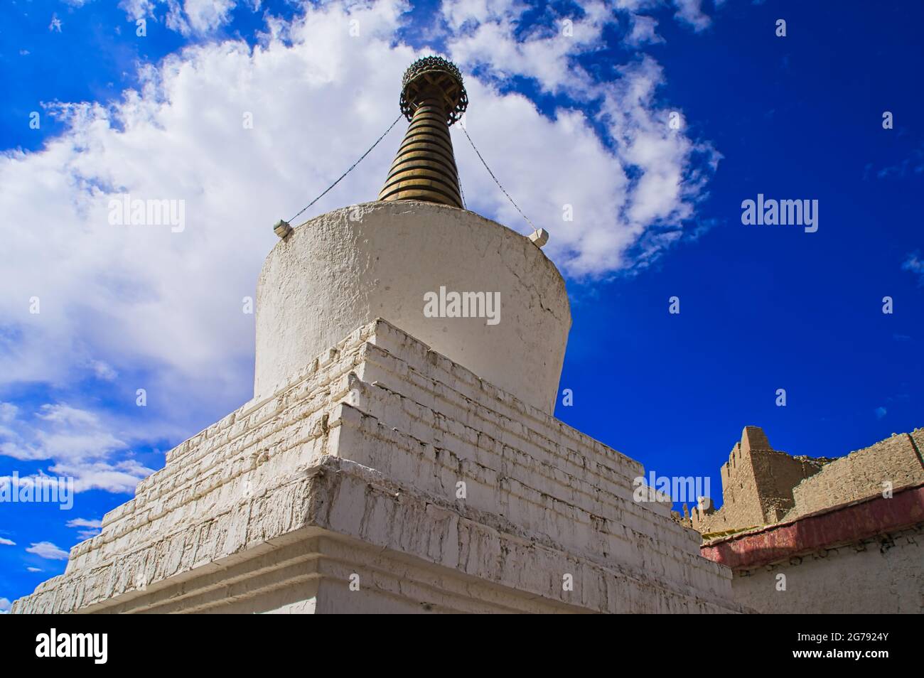 Le Pangong TSO ou le lac Pangong est un lac saumâtre. Lamayuru ou Gompa diskit. Paysage un lac endorheic dans l'himalaya, Jammu et Cachemire, Inde. Juin Banque D'Images