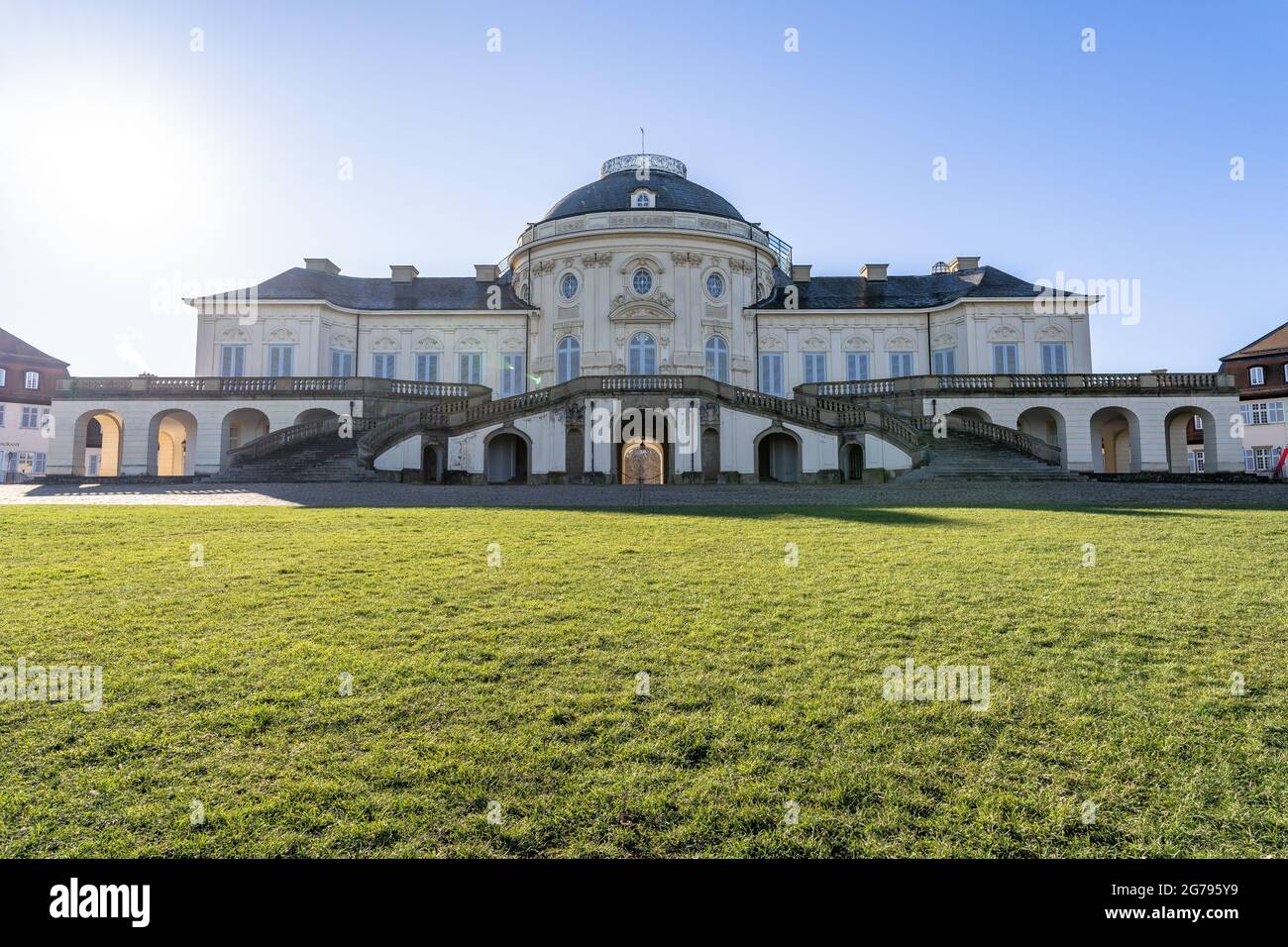 Europe, Allemagne, Bade-Wurtemberg, Stuttgart, Gerlingen, Vue sur la façade nord du Palais de Solitude à Stuttgart Banque D'Images