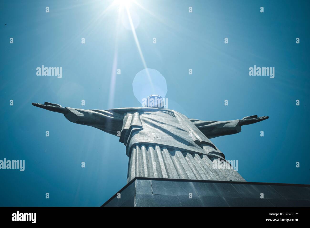 La statue du Christ Rédempteur, créée par le sculpteur français Paul Landowski et construite entre 1922 et 1931 au sommet du mont Corcovado à Rio de Janeiro, au Brésil. Banque D'Images