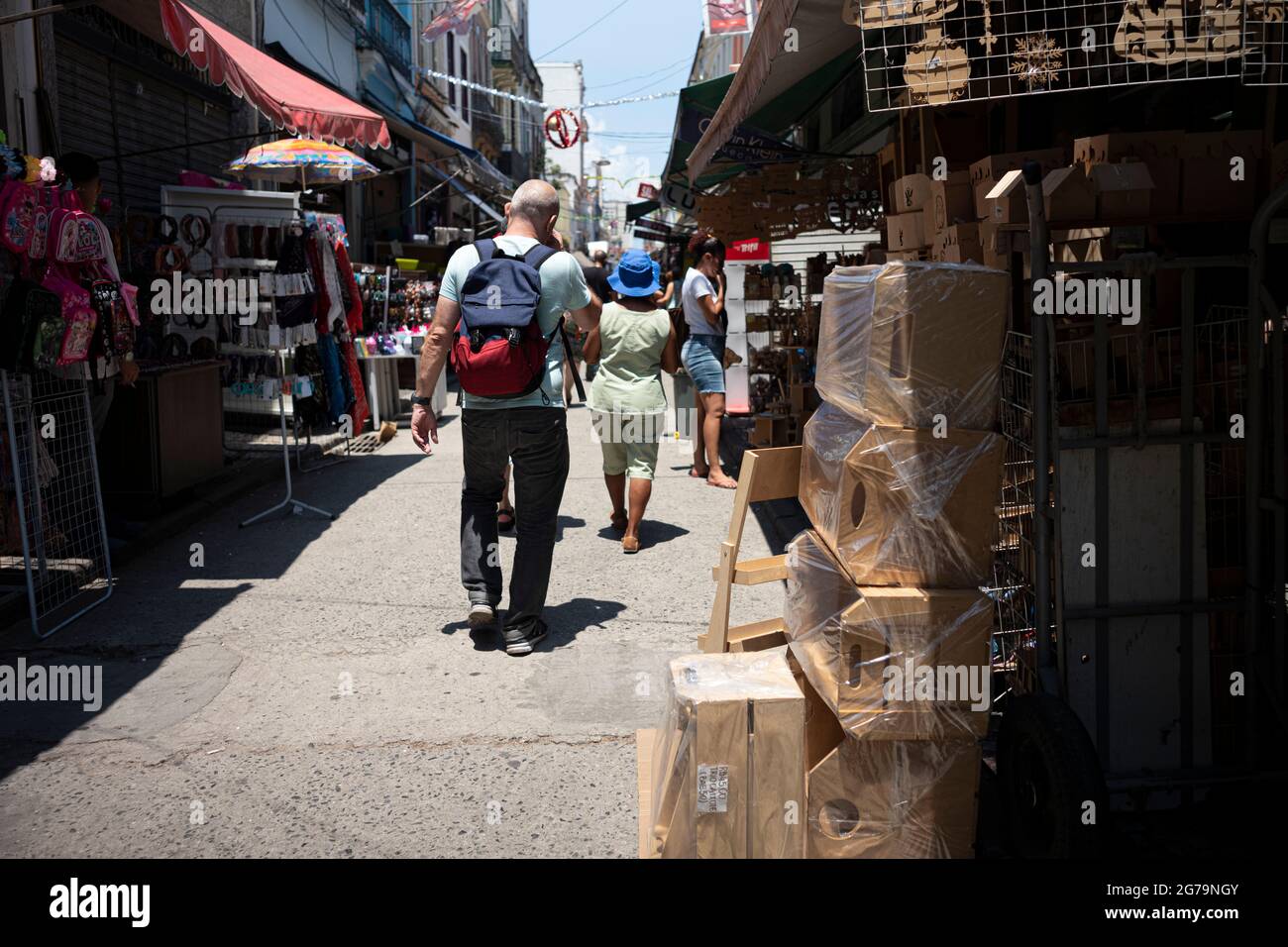 Les rues du marché de Saara, place des gens dans la vieille ville pour faire du shopping. Rio de janeiro, Brésil Banque D'Images