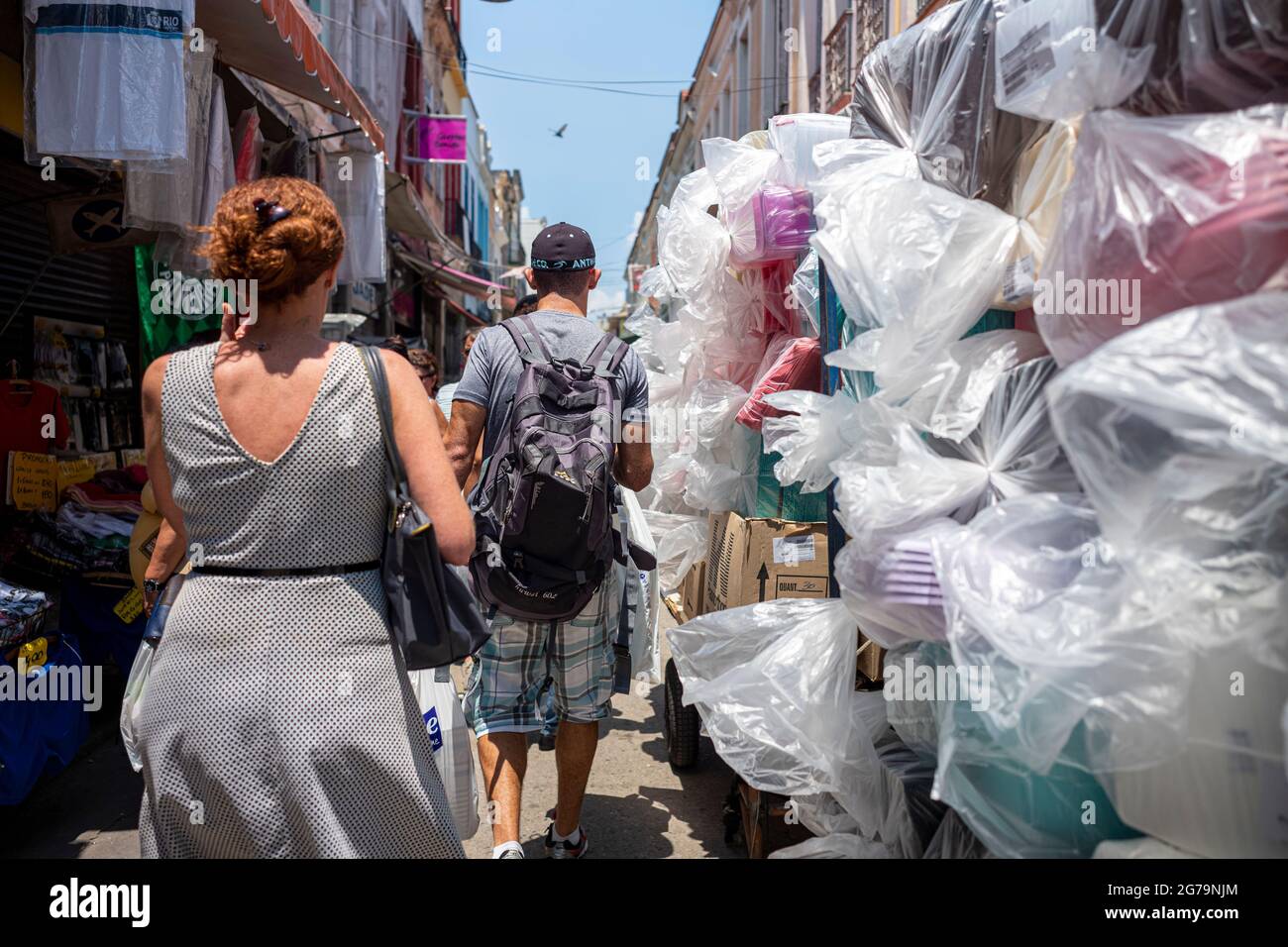 Les rues du marché de Saara, place des gens dans la vieille ville pour faire du shopping. Rio de janeiro, Brésil Banque D'Images