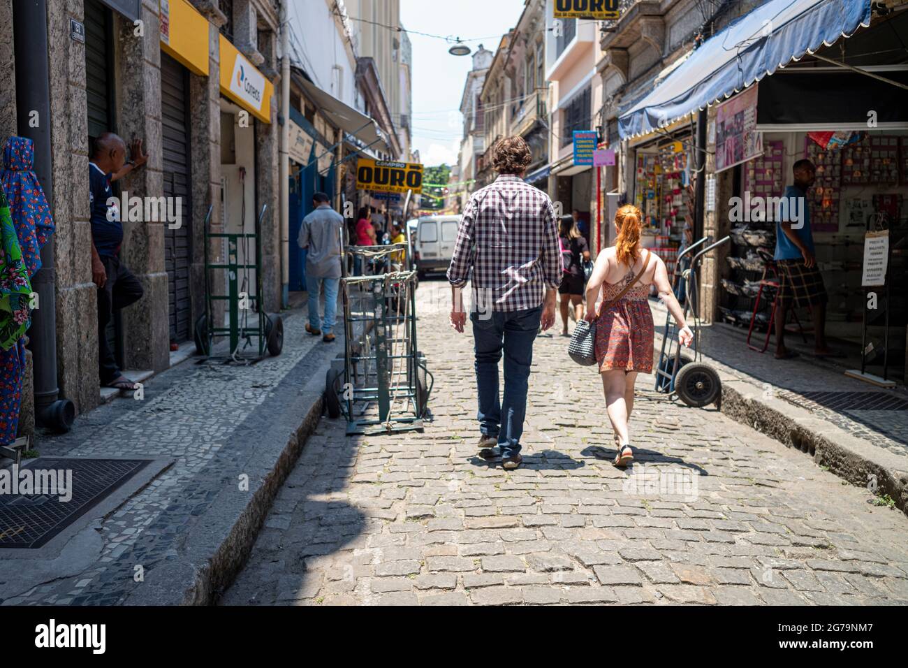 Les rues du marché de Saara, place des gens dans la vieille ville pour faire du shopping. Rio de janeiro, Brésil Banque D'Images