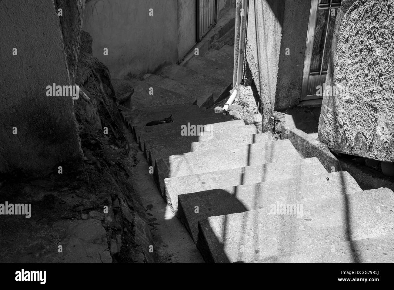 Fragiles constructions résidentielles de favela Vidigal à Rio de Janeiro. Après avoir installé des unités de police pacificatrices, favela est devenu meilleur et plus sûr endroit où vivre. Banque D'Images