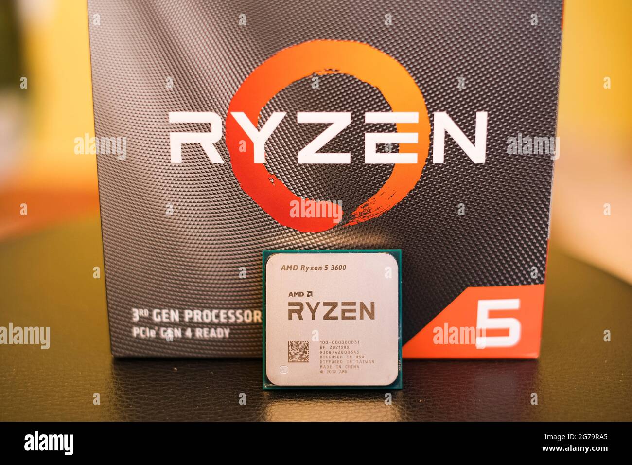 Processeur AMD ryzen 3600 pour PC de bureau avec boîtier de vente, puce de composants d'ordinateur Banque D'Images