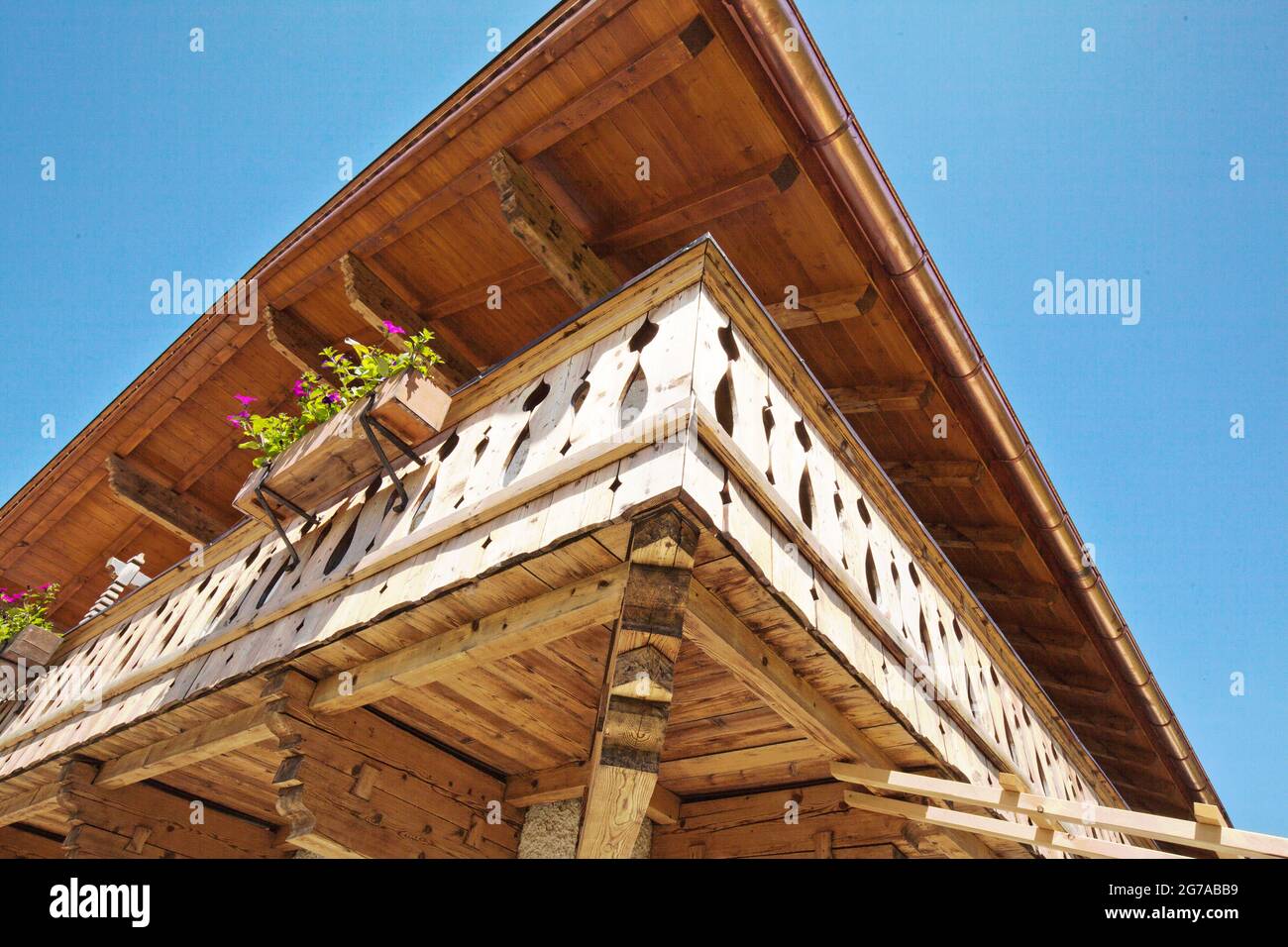 Le prix du bois a augmenté plusieurs fois, en particulier dans l'industrie de la construction Banque D'Images