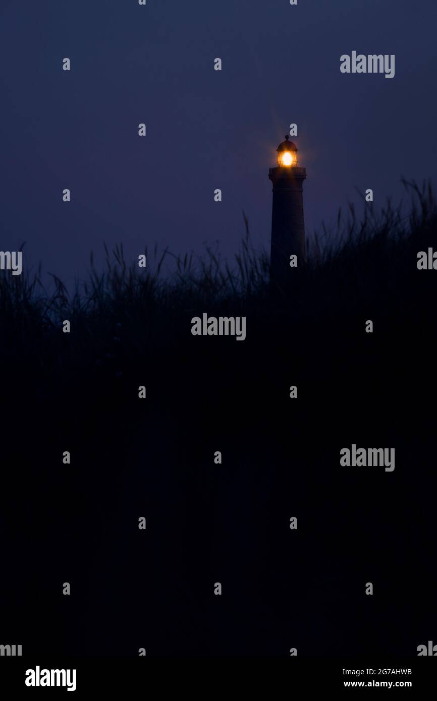 Europe, Danemark, Jutland du Nord, Skagen. Le phare Skagen FYR (Det Grå FYR) à Grenen la nuit. Banque D'Images