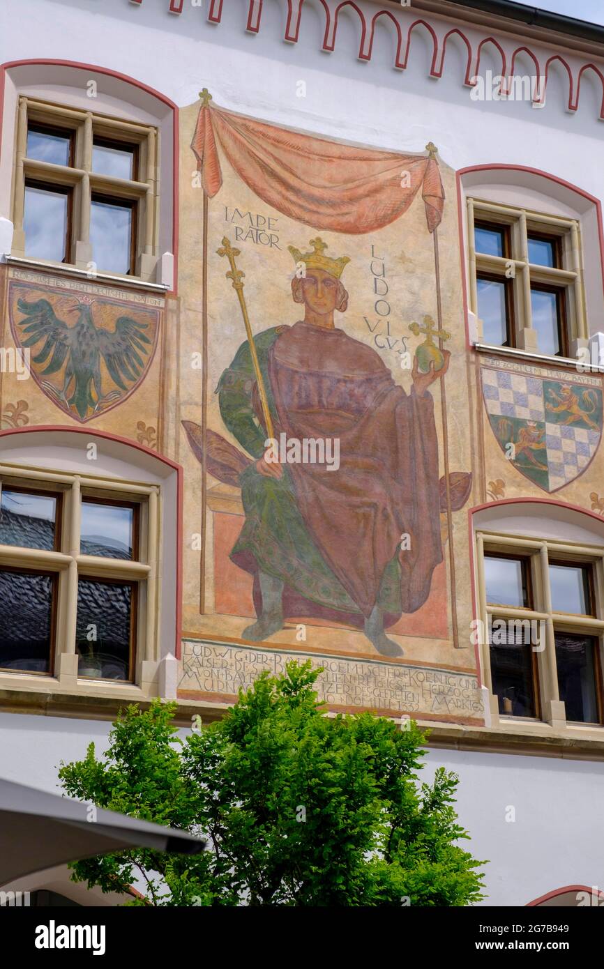 Ludwig IV le bavarois comme une fresque sur la mairie, Untermarkt, Murnau am Staffelsee, haute-Bavière, Allemagne, Bavière, Allemagne Banque D'Images