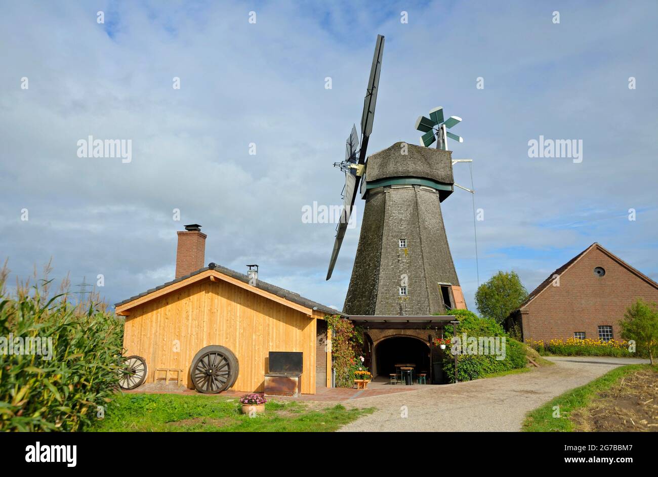 Ancien moulin à vent Donsbrueggen, construit (1824), près de Kleve, moulin  octogonal en bois de Dutchman, désutilisé depuis 1957, Kleve, Bas Rhin,  Nord Photo Stock - Alamy