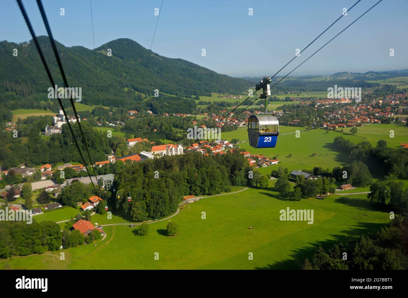 Vue du Kampenwandbahn à Aschau, août, Chiemgau, Aschau, Bavière, Allemagne Banque D'Images