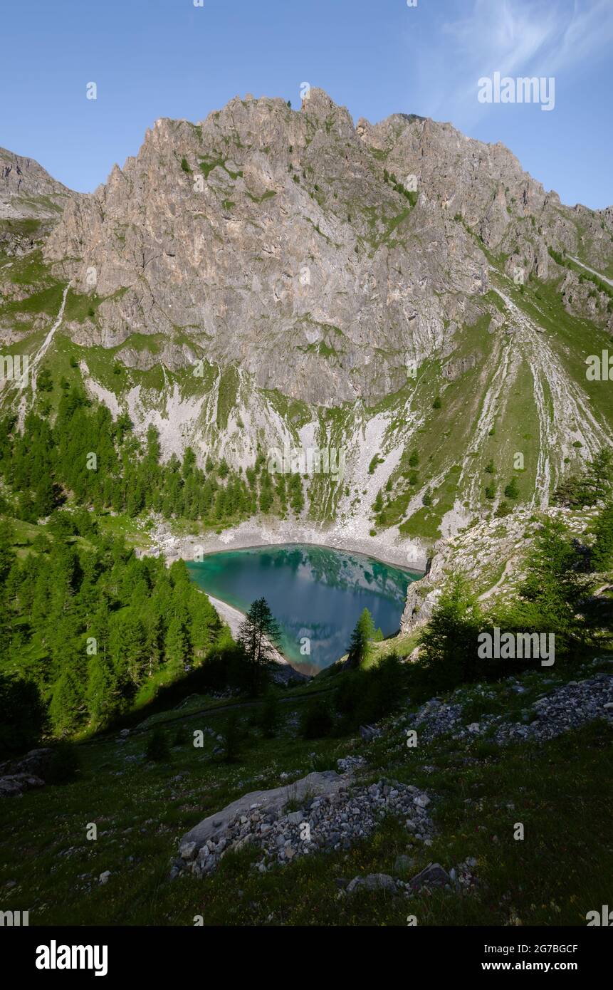 Lac de Visaisa, lac de montagne sur le chemin de colle delle muine (col de muine) dans la vallée de maira, beau paysage dans les Alpes maritimes du Piémont, il Banque D'Images