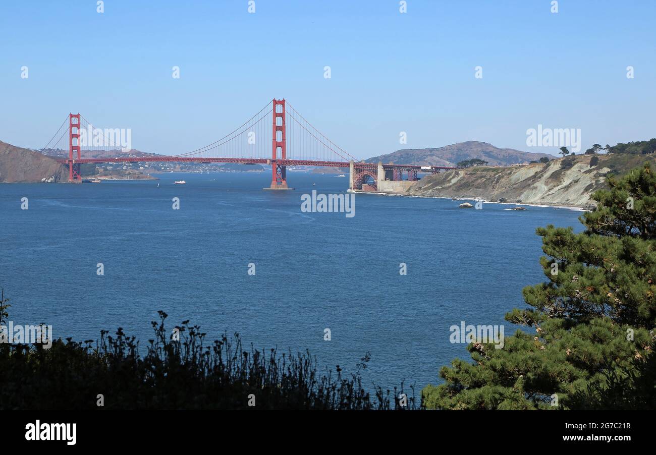 Pont et falaises du Golden Gate - San Francisco, Californie Banque D'Images