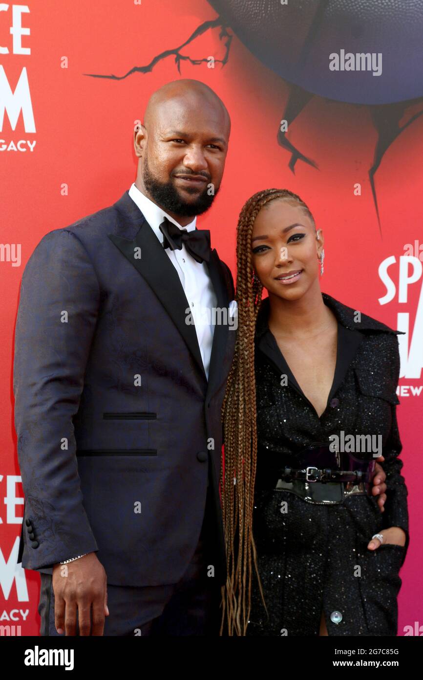 12 juillet 2021, Los Angeles, CA, Etats-Unis: LOS ANGELES - JUL 12: Kenric Green, Sonequa Martin-Green au Jam de l'espace: Une nouvelle première héritée au Microsoft Theatre le 12 juillet 2021 à Los Angeles, CA (Credit image: © Kay Blake/ZUMA Wire) Banque D'Images