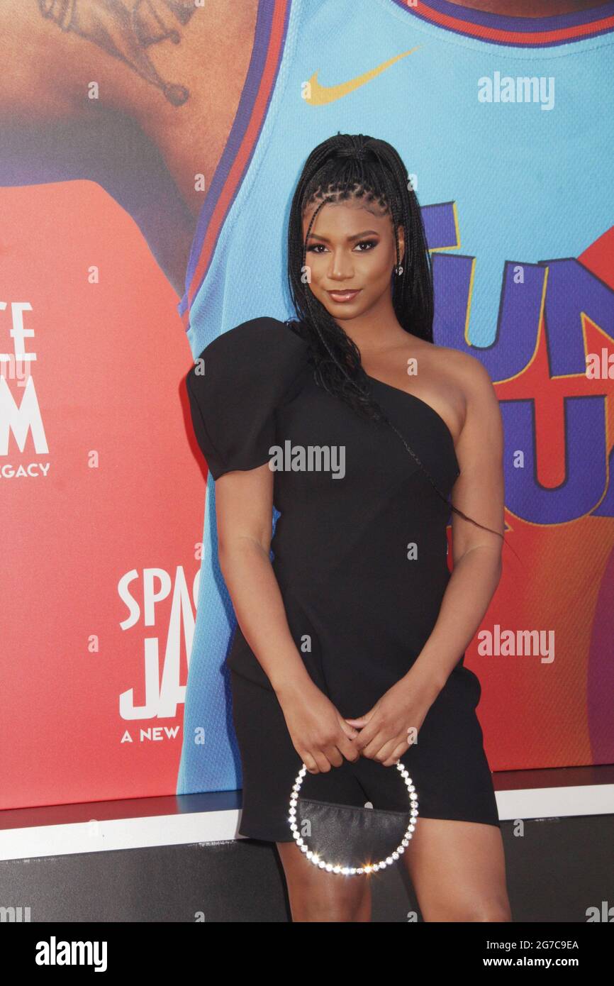 Taylor Rooks 07/12/2021 la première mondiale de “Space Jam: A New Legacy” tenue à la L.A. Live Regal Cinemas à Los Angeles, CA photo par Izumi Hasegawa/HollywoodNewsWire.net crédit: Hollywood News Wire Inc./Alamy Live News Banque D'Images