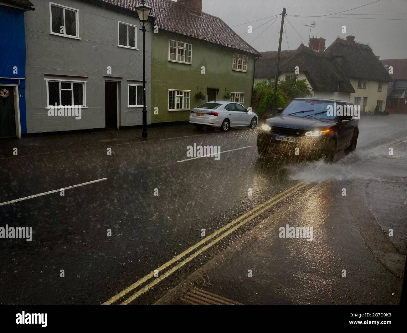 Thaxted, Angleterre Royaume-Uni GB. 12 juillet 2021. Thaxted Essex England UK-Heavy Rain Storm-12 juillet 2021 des pluies exceptionnellement fortes sont tombées dans certaines parties de l'est de l'Angleterre dans la soirée du 12 juillet 2021, provoquant des inondations dans la région. Crédit : BRIAN HARRIS/Alay Live News Banque D'Images Thaxted, Angleterre Royaume-Uni GB. 12 juillet 2021. Thaxted Essex England UK-Heavy Rain Storm-12 juillet 2021 des pluies exceptionnellement fortes sont tombées dans certaines parties de l'est de l'Angleterre dans la soirée du 12 juillet 2021, provoquant des inondations dans la région. Crédit : BRIAN HARRIS/Alay Live News Banque D'Images