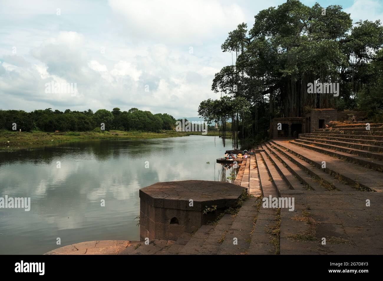 11 juillet 2021 à Mardhe Village, Satara, Inde. Belle rivière Ghat à Satara, style de vie rural. Village indien, magnifique emplacement Banque D'Images