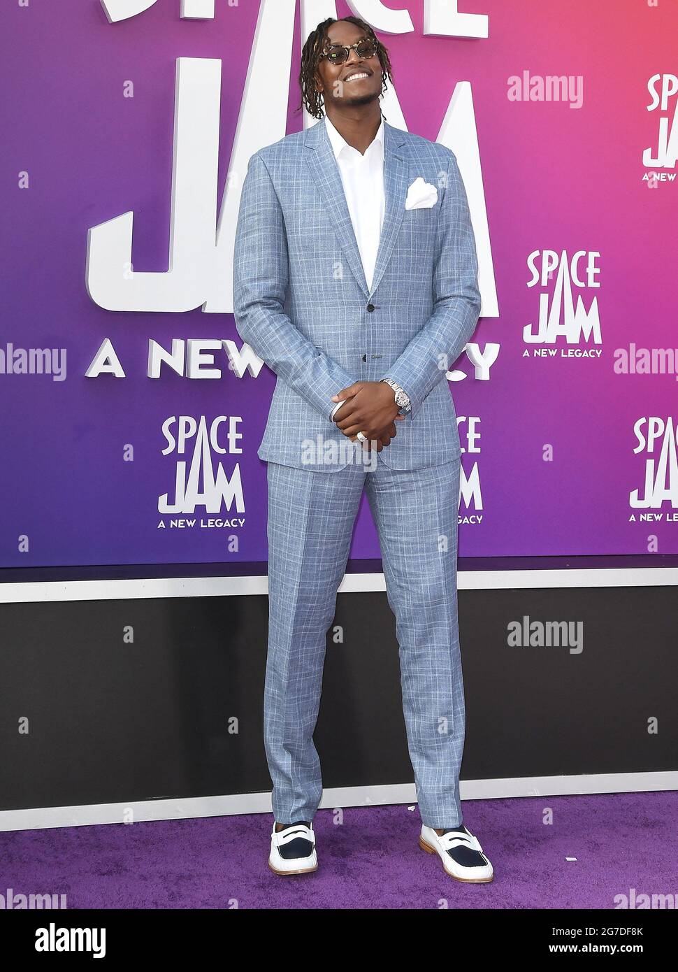 Myles Turner arrive à l'EMBÂCLE : une NOUVELLE première mondiale HISTORIQUE qui s'est tenue à la Regal L.A. VIVRE à Los Angeles, CA le lundi 12 juillet 2021. (Photo de la Sathanlee B. Mirador/Sipa USA) Banque D'Images