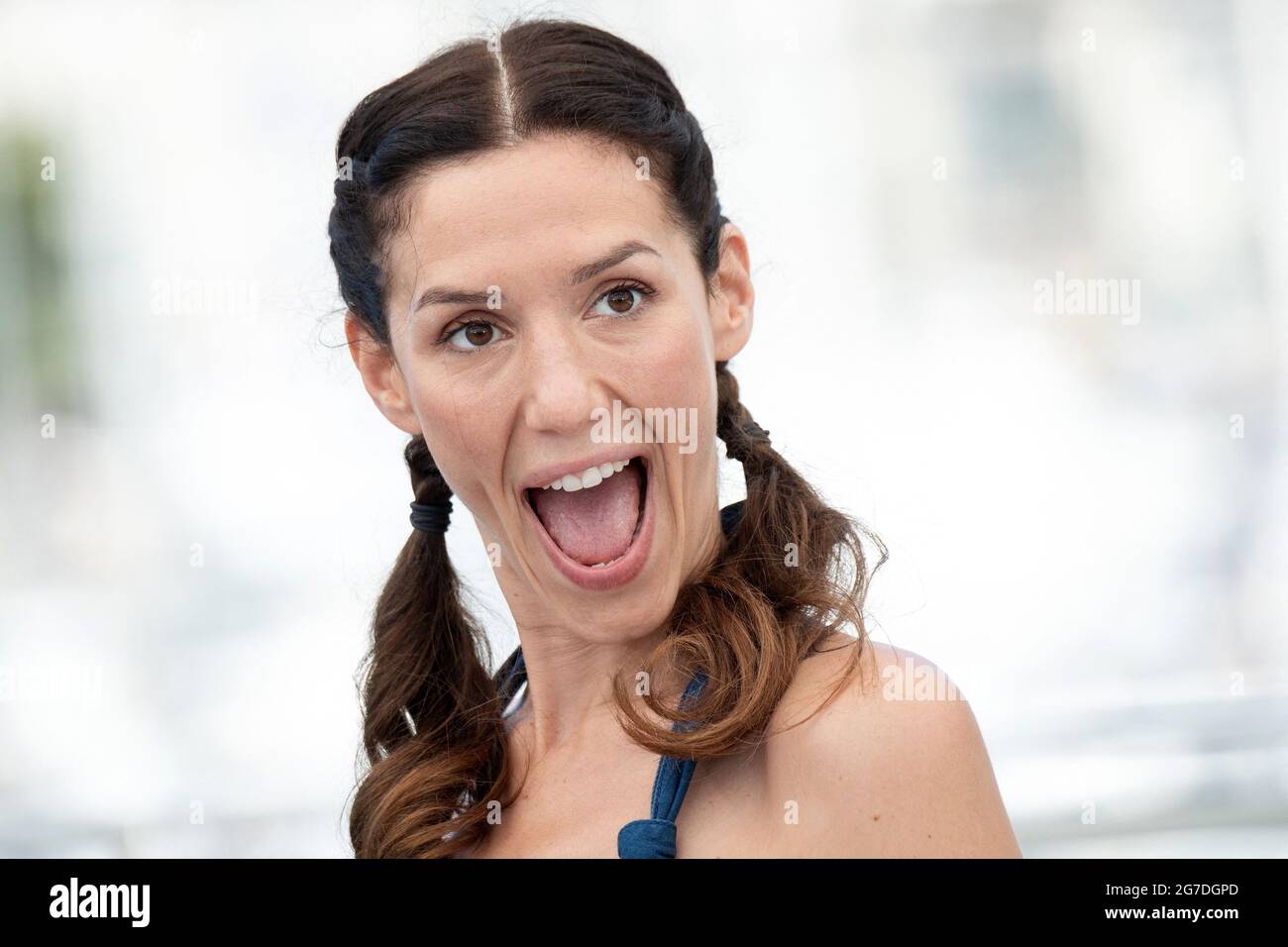 Doria Tillier participe au Photocall Adami talents lors du 74e Festival