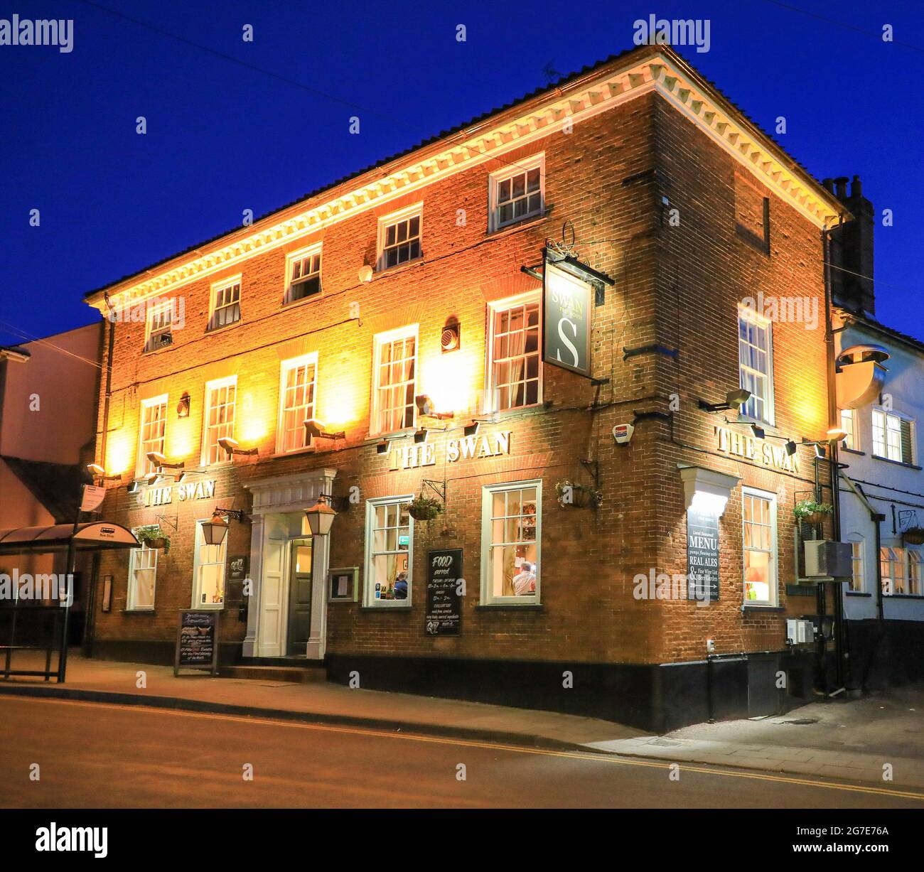 The Swan pub, inn, ou maison publique dans le village de Loddon, Norfolk, Angleterre, Royaume-Uni Banque D'Images