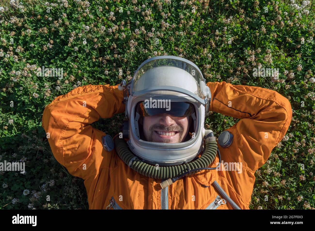 Spooktacular Creations Casque d'Astronaute Orange avec Visière