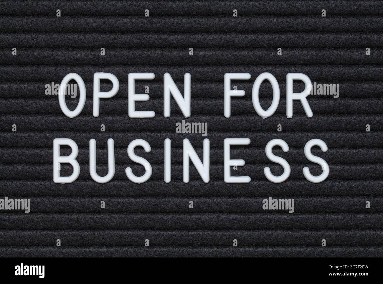 Affiche du tableau des lettres feutrine Open for Business. Banque D'Images