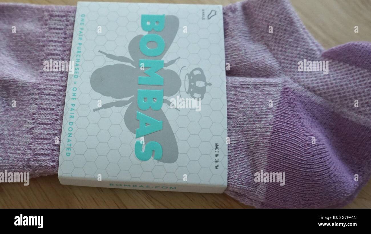 Nouvelle paire de chaussettes Bombas de couleur rose bois Banque D'Images
