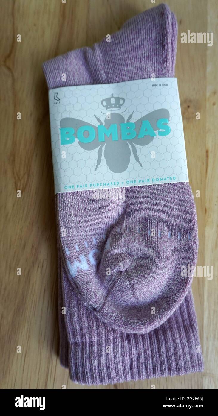 Nouvelle paire de chaussettes Bombas de couleur rose bois Banque D'Images