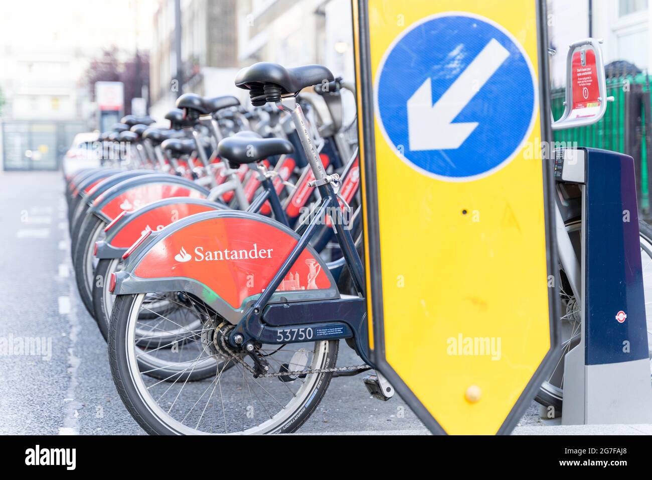 Station d'accueil pour vélos Santander dans la rue de Londres Banque D'Images