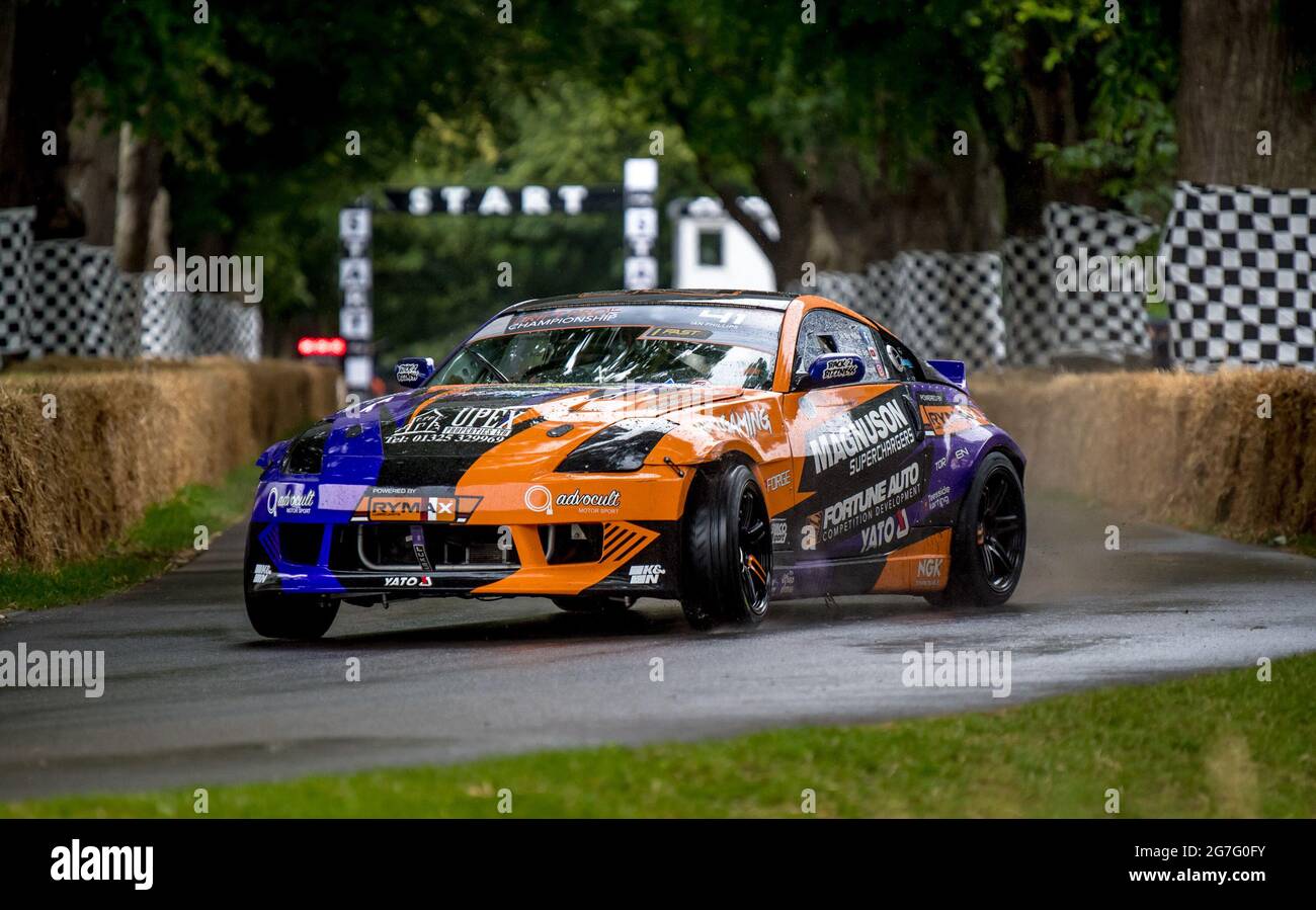 2004 Nissan 350Z est entré et conduit par Ian Phillips, au Goodwood Festival of Speed de Goodwood House, West Sussex, le 10 juillet 2021. Photo de Phil Hutchinson. Utilisation éditoriale uniquement, licence requise pour une utilisation commerciale. Aucune utilisation dans les Paris, les jeux ou les publications d'un seul club/ligue/joueur. Crédit : UK Sports pics Ltd/Alay Live News Banque D'Images