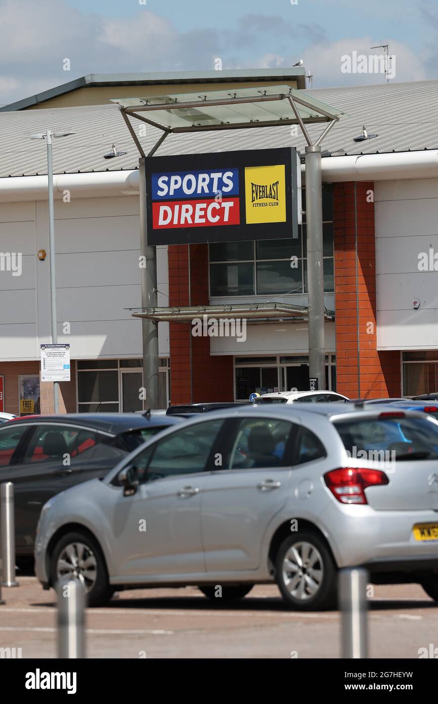 Sports Direct, Centre commercial, rue St.Oswalds, Gloucester photo par Antony Thompson - Thousand Word Media, PAS DE VENTE, PAS DE SYNDICATION. Contact pour m Banque D'Images