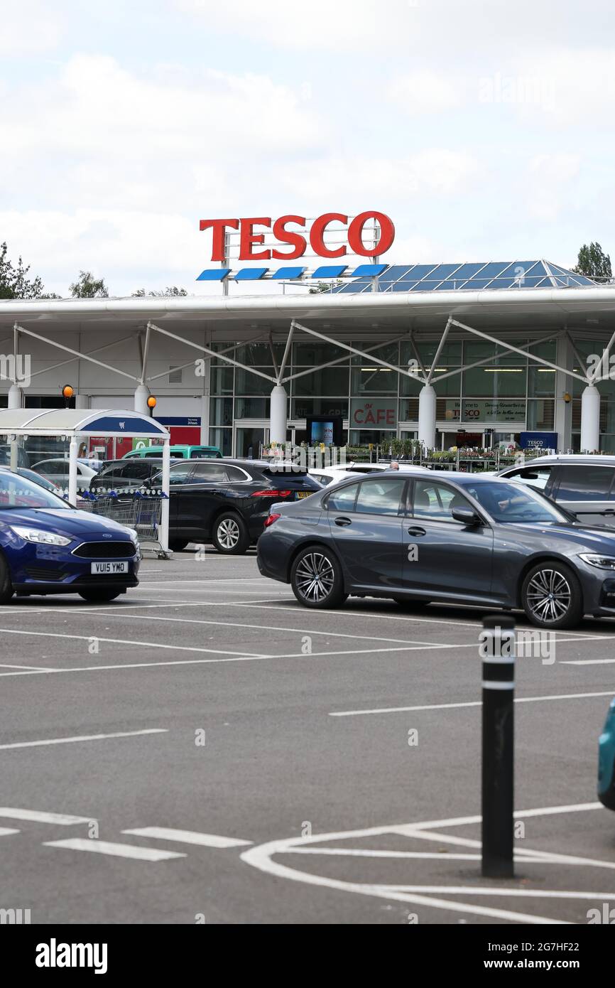 Tesco Gloucester, rue St.Oswalds, Gloucester photo par Antony Thompson - Thousand Word Media, PAS DE VENTE, PAS DE SYNDICATION. Contactez pour plus d'informations Banque D'Images