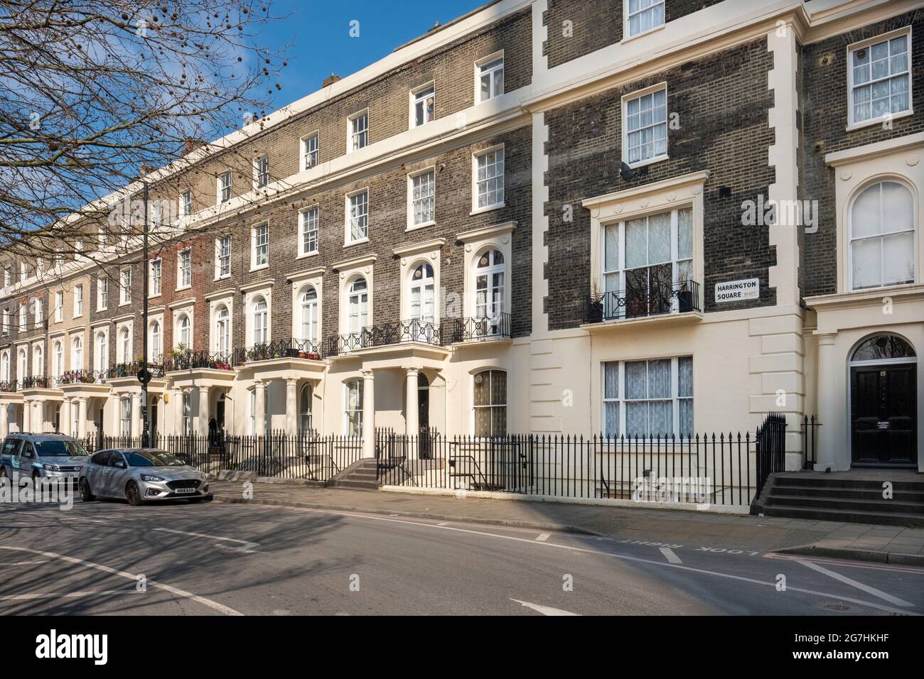 Harrington Square, dans la ville de Camden, aménagé en 1843 dans le domaine  Bedford et récemment rénové Photo Stock - Alamy