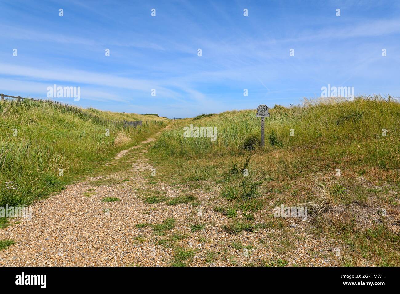 La National Trust a possédé Dunwich Heath sur la réserve RSPB à Minsmere, Saxmundham, Suffolk, Angleterre, Royaume-Uni PHOTO PRISE DE SENTIER Banque D'Images